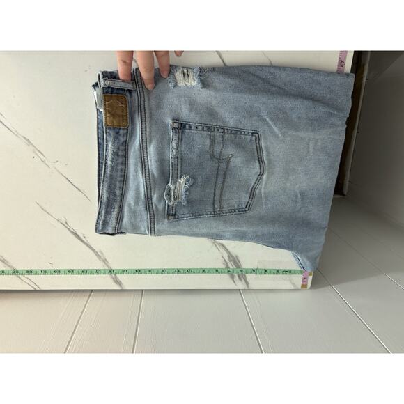 American Eagle Women's Medium Wash Mom Baggy Straight Jeans Size 22 - Picture 5 of 6